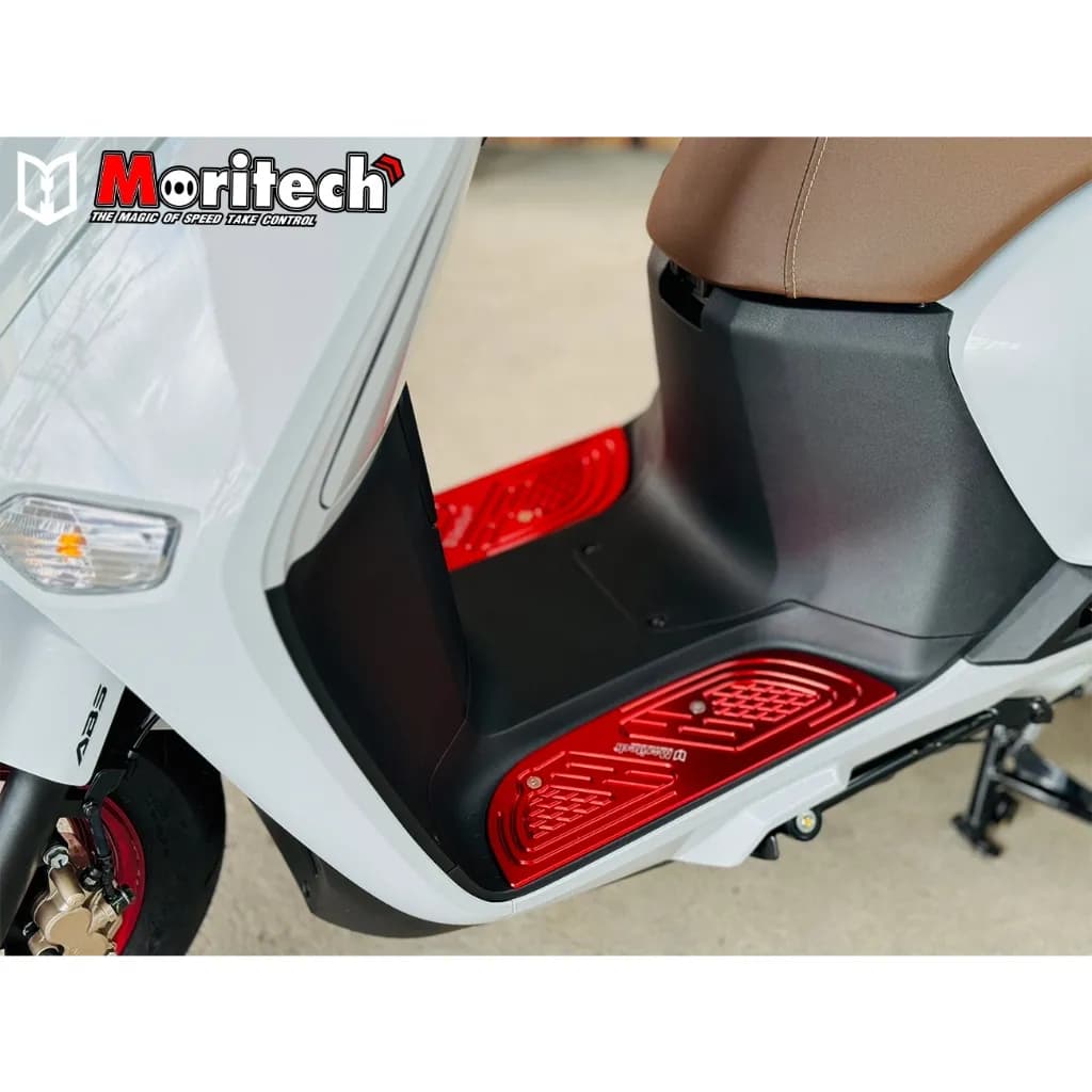 แผ่นพื้นพักเท้าหน้า CNC Moritech สำหรับ Honda Giorno 125
