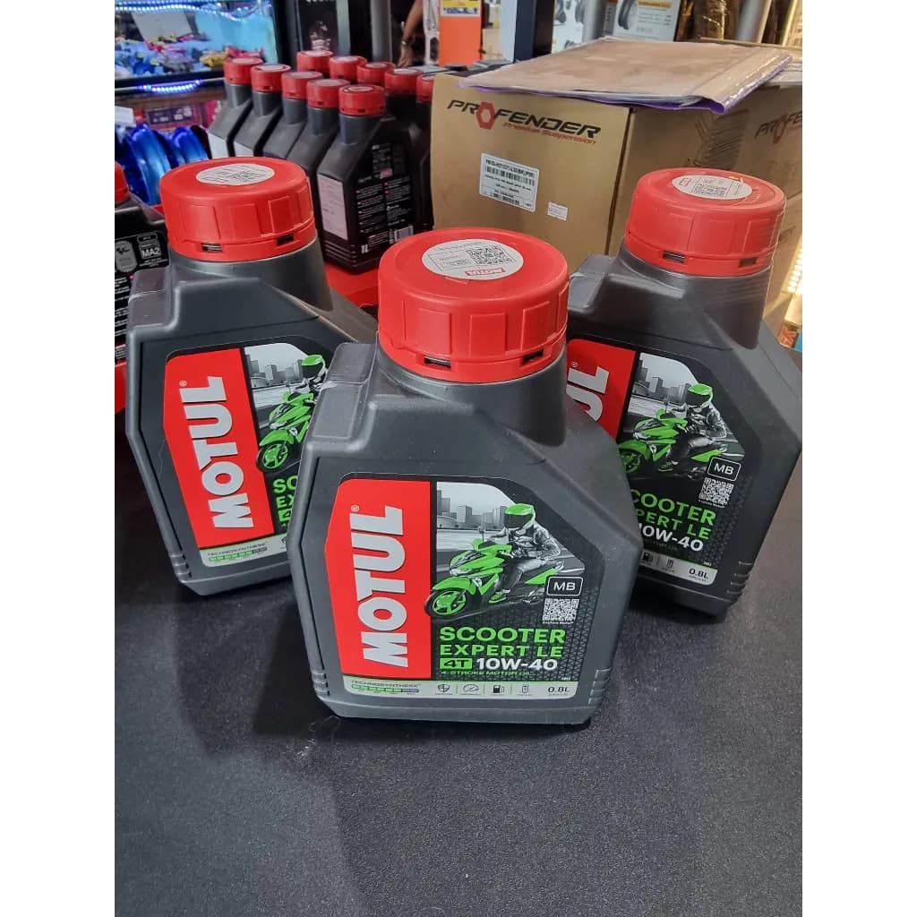 น้ำมันเครื่อง MOTUL Scooter Expert LE 10W-30/10W-40 ขนาด 0.8 ลิตร (กึ่งสังเคราะห์)