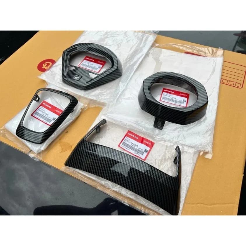 ฝาครอบหน้าไมล์ / ครอบไฟหน้า-ท้าย Honda Giorno 125 ลายเคฟล่า 5D สีดำเงา ของแท้ศูนย์ ชุดแต่งพรีเมียม พร้อมส่ง