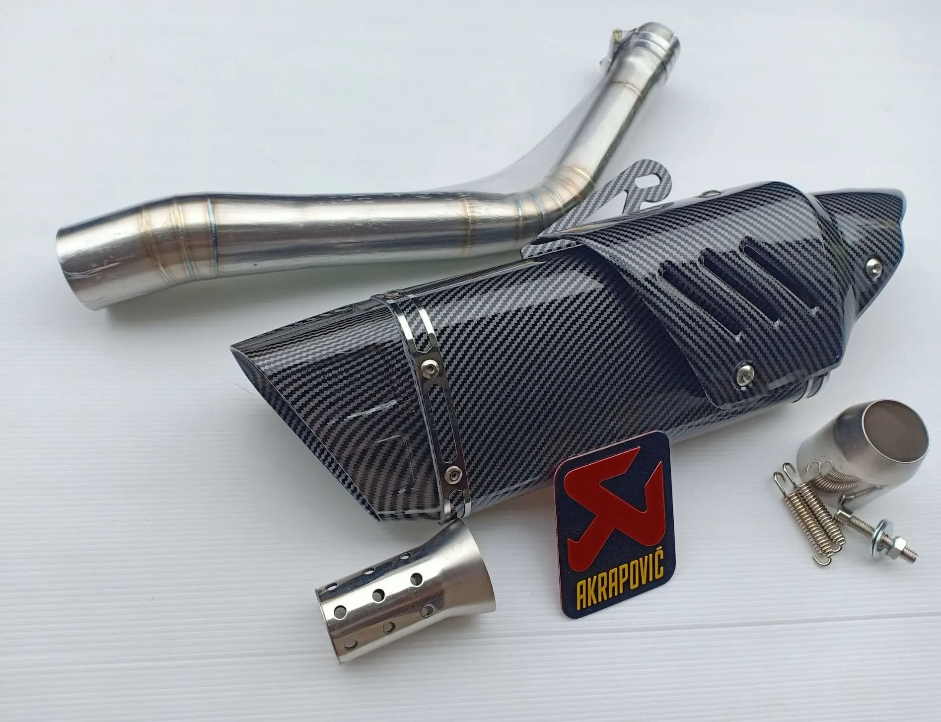 ชุดท่อสลิปออน GPX DEMON GR200R สแตนเลส 304 สวม 2 นิ้ว (51 มม.) พร้อมปลายท่อ R1 เคฟล่า ดีไซน์สปอร์ตหรู